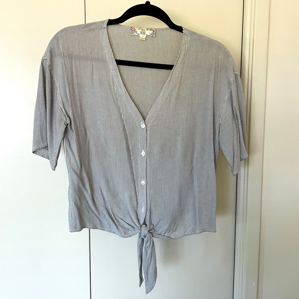 Pink Rose Gray & White Striped Cropped Tie-Front Button Up Top Short Sleeve S
